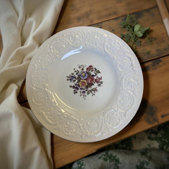 Set of 4 Wedgwood Patrician "Swansea" Bread & Butter Plates – 6.5” Floral Emboss - Picture 3 of 4